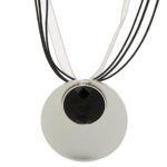 Kette mit Anhänger in verschiedenen Farben von scarlet bijoux