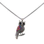 Kette mit Anhänger in verschiedenen Farben von scarlet bijoux