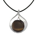Kette mit Anhänger in verschiedenen Farben von scarlet bijoux