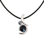 Kette mit Anhänger in verschiedenen Farben von scarlet bijoux