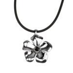 Kette mit Anhänger in verschiedenen farben von scarlet bijoux