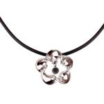 Kette mit Anhänger in verschiedenen farben von scarlet bijoux