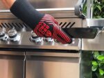 Grillhandschuh »BBQ PRO Premium«; 1 Paar (2 Stück) 5-Fingerhandschuhe; bis 500°C hitzebeständig; mit Aramidfasern; zum Grillen, Backen, Kochen etc. von scarlet kitchen – Bild 6
