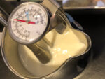 Milchthermometer »Professionale« Edelstahl-Thermometer zur Temperaturkontrolle beim Aufschäumen von Milch für perfekten Milchschaum mit Clip zur Befestigung am Milchkannen-Rand von scarlet espresso – Bild 4