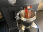 Portafilter Dosing Cup »Competizione« für schnellen Transfer von gemahlenem Kaffee zwischen Mühle und Siebträger; aus 18/10 Edelstahl; Barista von scarlet espresso – Bild 7