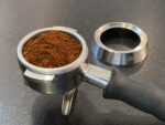 Präzisions-Trichter »Barista Cono Grande 58,5 mm« aus Edelstahl für Siebträger, Dosing Funnel Fülltrichter für Kaffeemehl von scarlet espresso – Bild 5