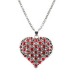 Kette mit Anhänger in verschiedenen Farben von scarlet bijoux