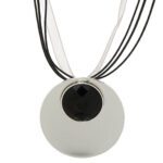 Kette mit Anhänger in verschiedenen Farben von scarlet bijoux