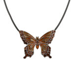 Kette mit Anhänger in verschiedenen Farben von scarlet bijoux
