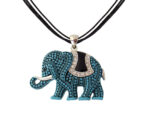 Kette mit Anhänger in verschiedenen Farben von scarlet bijoux