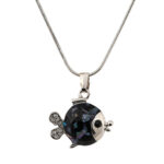 Kette mit Anhänger in verschiedenen Farben von scarlet bijoux