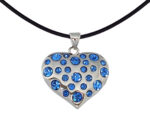 Kette mit Anhänger in verschiedenen Farben von scarlet bijoux