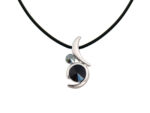 Kette mit Anhänger in verschiedenen Farben von scarlet bijoux