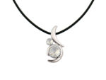 Kette mit Anhänger in verschiedenen Farben von scarlet bijoux – Bild 6