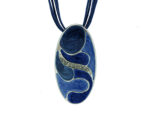 Kette mit Anhänger in verschiedenen Farben von scarlet bijoux – Bild 6