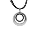 Kette mit Anhänger in verschiedenen Farben von scarlet bijoux