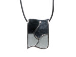 Kette mit Anhänger in verschiedenen Farben von scarlet bijoux