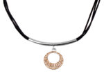 Kette mit Anhänger in verschiedenen Farben von scarlet bijoux