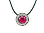 Kette mit Anhänger in verschiedenen Farben von scarlet bijoux – Bild 4