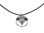 Kette mit Anhänger in verschiedenen Farben von scarlet bijoux – Bild 3