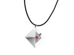 Kette mit Anhänger in verschiedenen Farben von scarlet bijoux – Bild 3