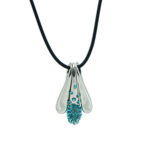 Kette mit Anhänger in verschiedenen Farben von scarlet bijoux