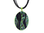 Kette mit Anhänger in verschiedenen Farben von scarlet bijoux – Bild 5