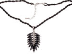 Kette mit Anhänger in verschiedenen farben von scarlet bijoux