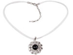 Kette mit Anhänger in verschiedenen Farben von scarlet bijoux
