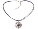 Kette mit Anhänger in verschiedenen Farben von scarlet bijoux – Bild 5