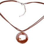 Kette mit Anhänger in verschiedenen farben von scarlet bijoux