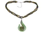 Kette mit Anhänger in verschiedenen Farben von scarlet bijoux – Bild 3