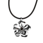 Kette mit Anhänger in verschiedenen farben von scarlet bijoux