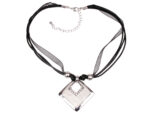 Kette mit Anhänger in verschiedenen farben von scarlet bijoux – Bild 9