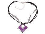 Kette mit Anhänger in verschiedenen farben von scarlet bijoux – Bild 3