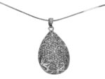 Kette mit Anhänger von scarlet bijoux – Bild 3