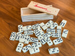 Domino Club Dominosteine »Double Six« 6 Profi mit Messing Pins mit Holzkiste  Set mit 28 Steinen - Legespiel von scarlet play – Bild 4