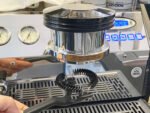 Gruppenbürste »Excellente« Reinigungsbürste für Brühgruppe Siebträgermaschine für alle 56 57 58 mm z.B. E61 und andere von scarlet espresso – Bild 5
