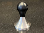 Tamper »Fino Affilato« inox sharp edge CNC präzisisiongefertigt, Edelstahl, Profitamper präzisisiongefertigt von scarlet espresso – Bild 4